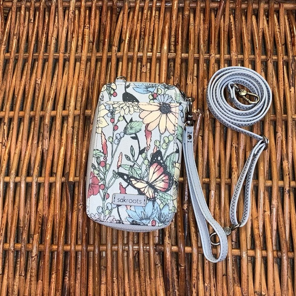Sakroots Handbags - Sakroots wristlet wallet/crossbody purse